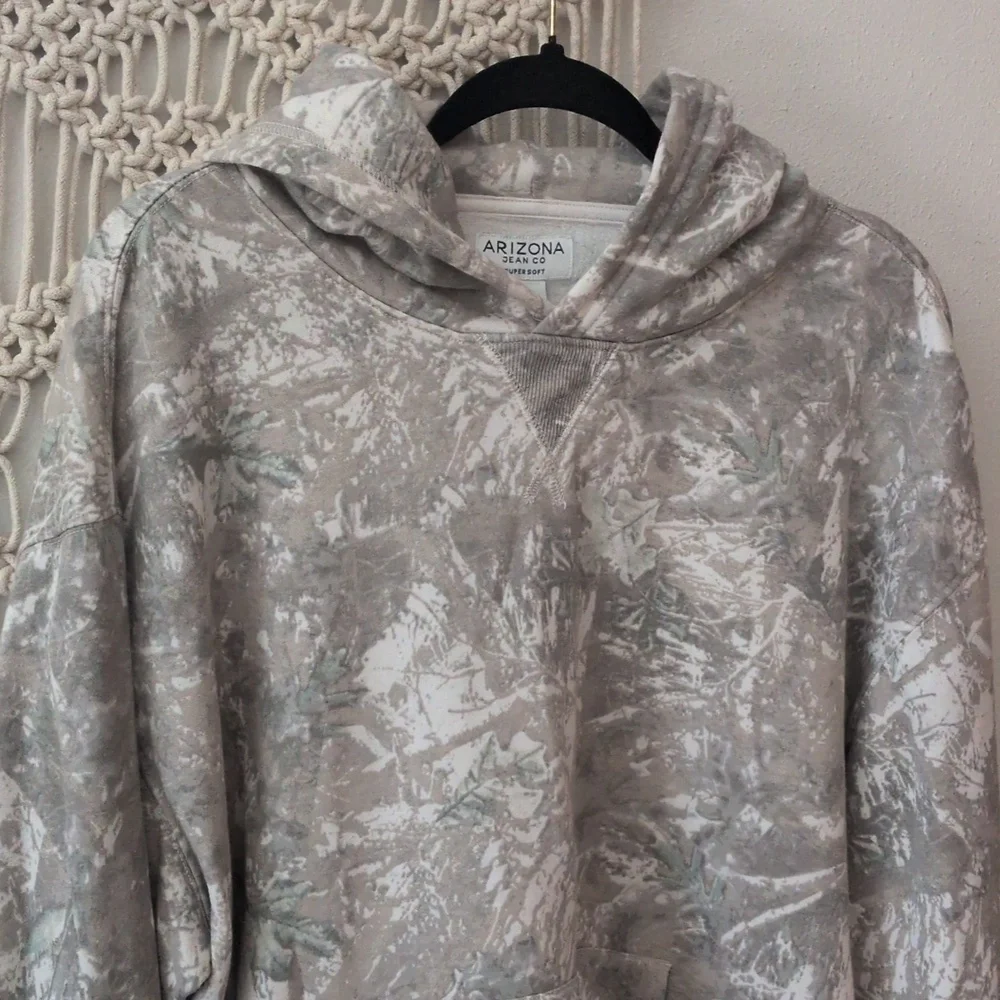 Arizona Men's Super Soft Fleece Hoodie, Camouflage, Size Large, Like New - Picture 3 of 7